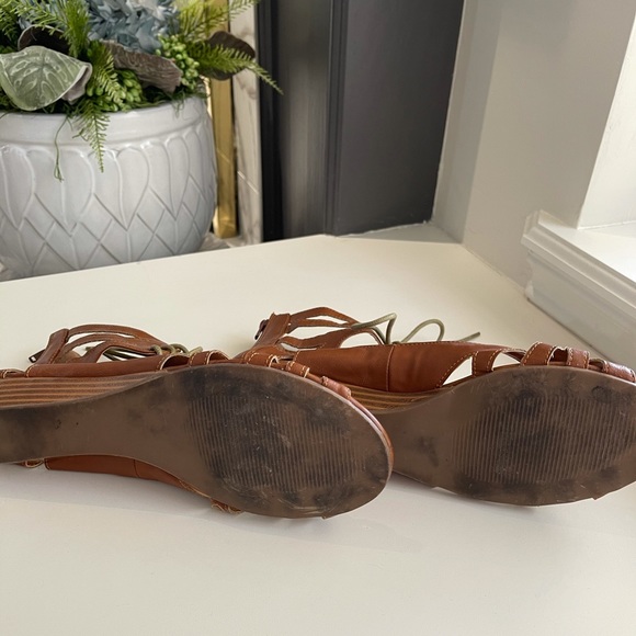 Unique sandals with zipper back, brown - Picture 3 of 3